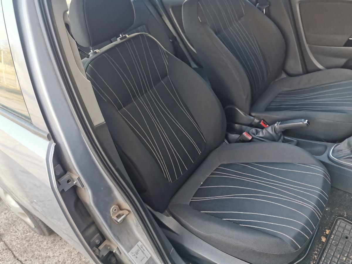 Opel Corsa D Beifahrersitz Sitz Autositz vorn rechts 5 Türer Stoff
