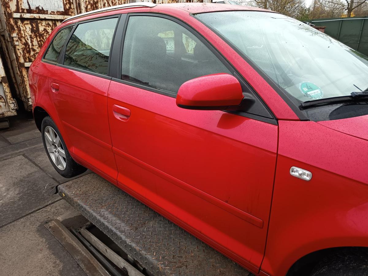 Audi A3 8PA original T&uuml;r vorn rechts Beifahrer Y3J Brillantrot Bj 2005