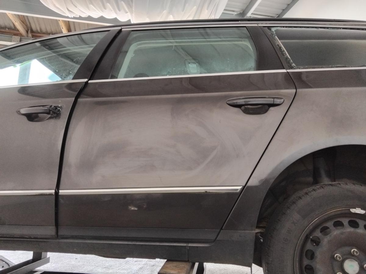 VW Passat 3C Variant Tür hinten links moccabrownmetallic LC8Z BJ2009