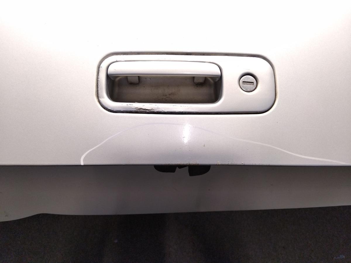 VW Golf 4 1J Flie&szlig;heck Heckklappe satinsilber LB7Z mit Heckscheibe BJ1997