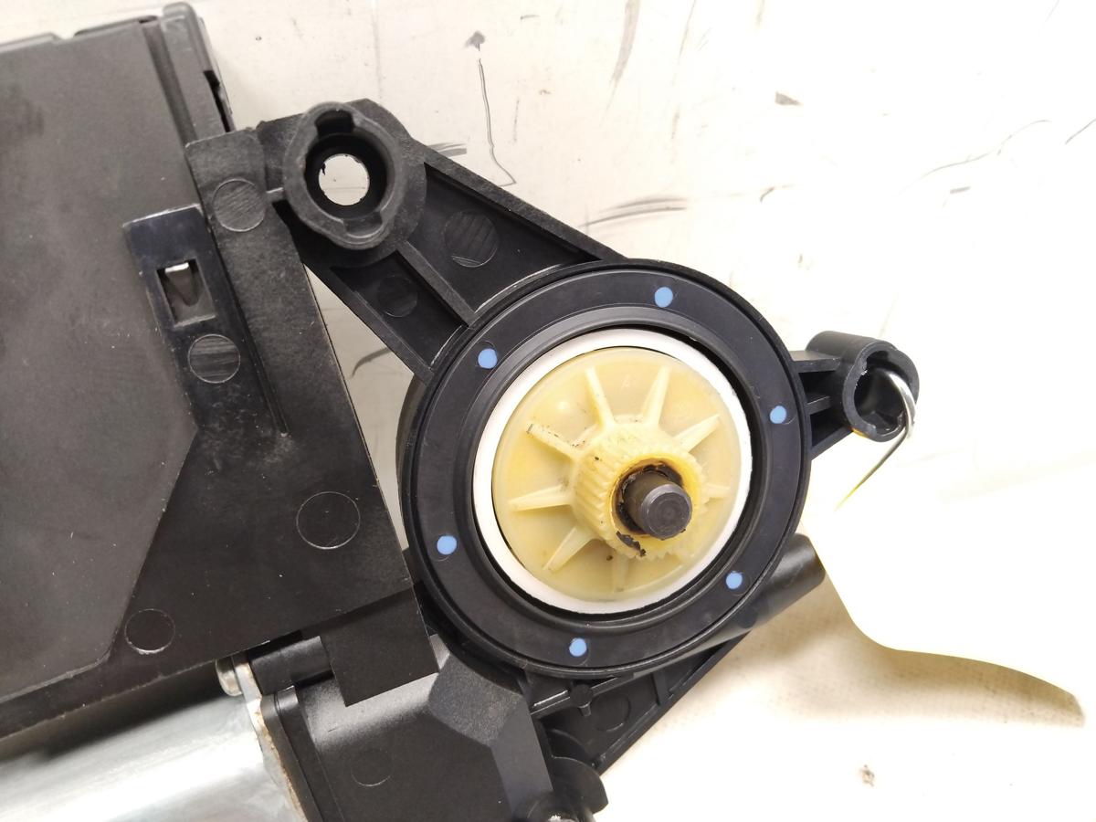 VW Caddy 2K original Fensterhebermotor vorn links mit T&uuml;rsteuerger&auml;t Bj.2006