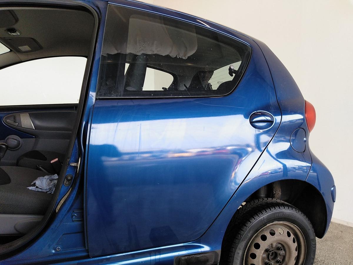 Toyota Aygo 1 Tür hinten links blaumetallic 8M6 Bj.2007