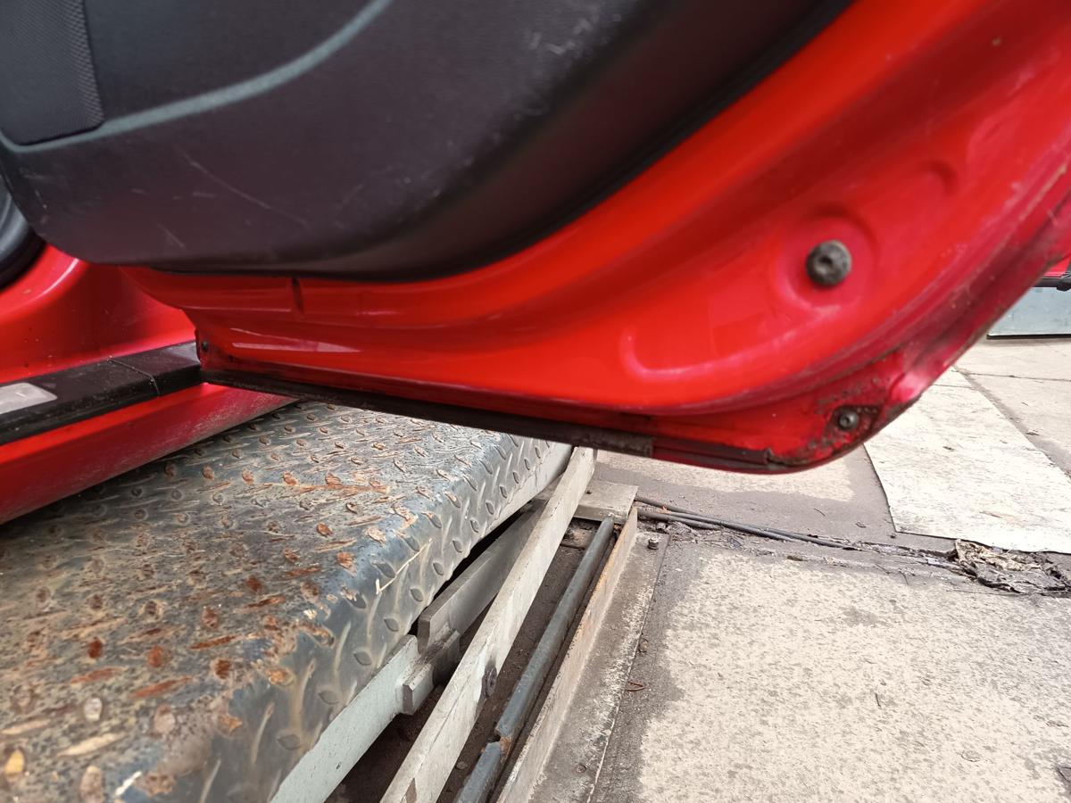 Audi A3 8PA original T&uuml;r hinten rechts Fond Y3J Brillantrot Bj 2005