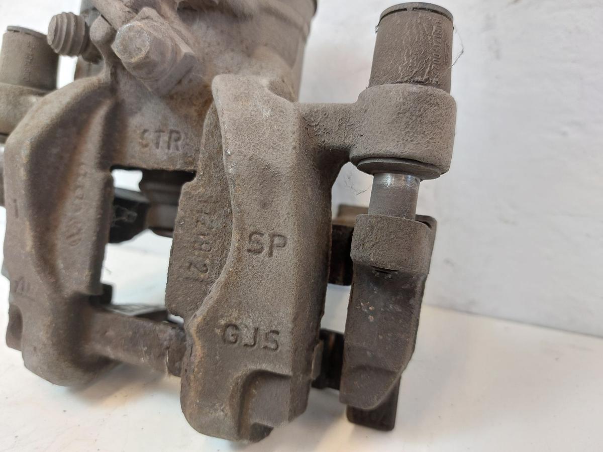 VW Passat 3G B8 Bremssattel hinten rechts Bremszange elek Parkbremse 300mm