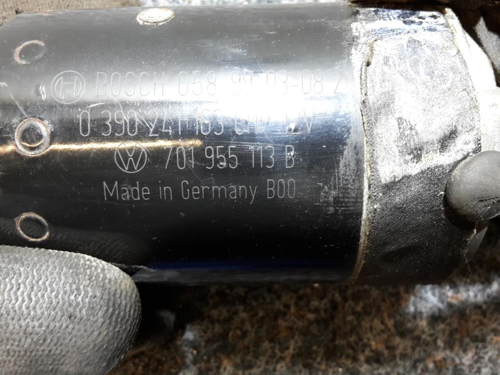 VW T4 BJ 1999 Wischermotor vorn Scheibenwischer Z01955113B Bosch