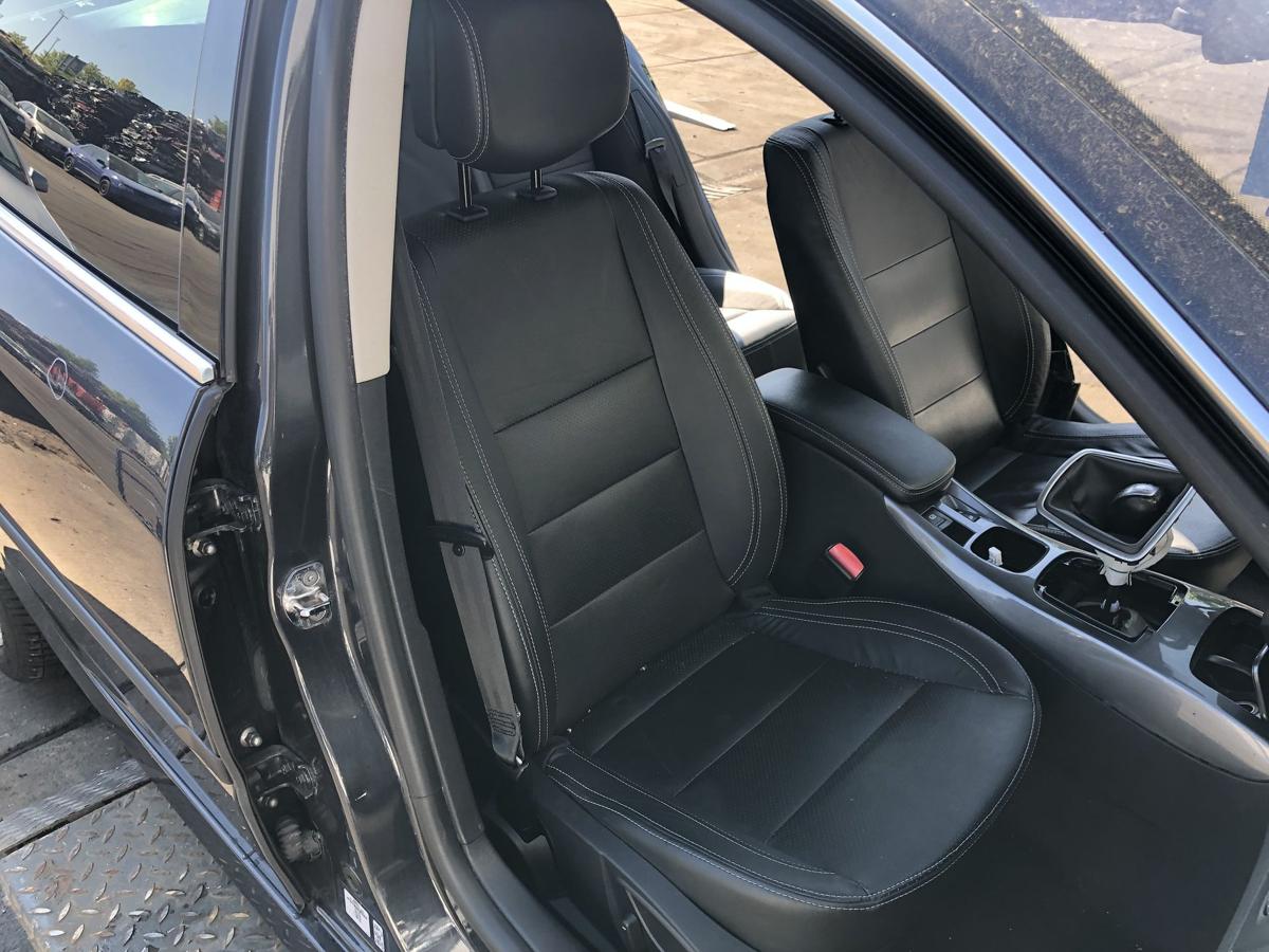 Renault Laguna III original Beifahrerseitz vorn rechts Leder schwarz Bj 2010