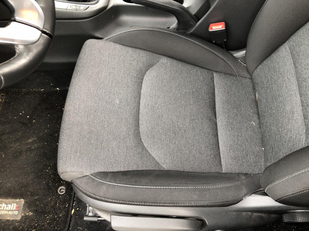 Hyundai i30 PD Mild Hybrid Sitz vorn links Stoff mit Heizung Autositz Fahrersitz