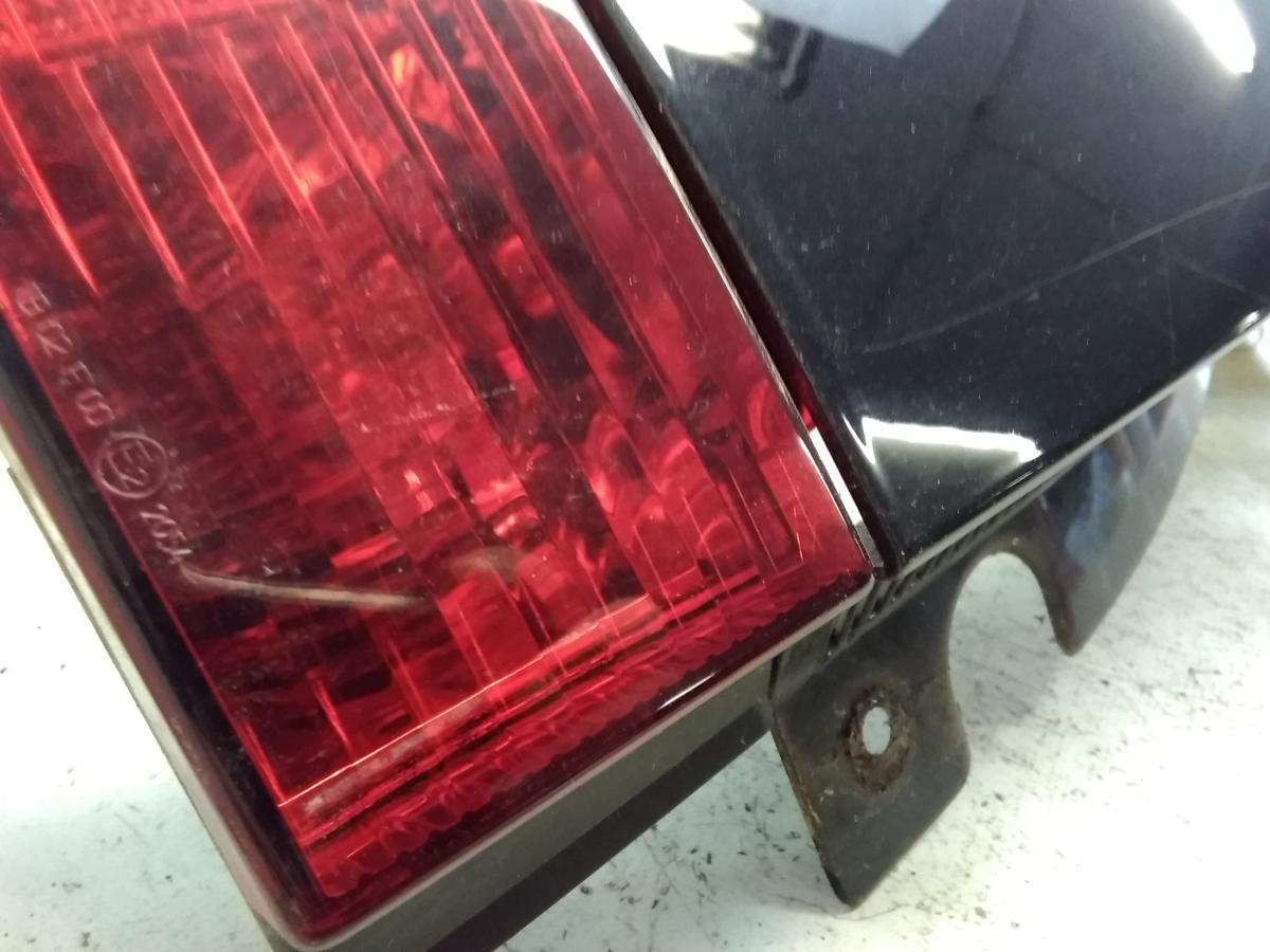 Opel Meriva A orig R&uuml;ckleuchte Heckleuchte links mit Blende Facelift BJ2006