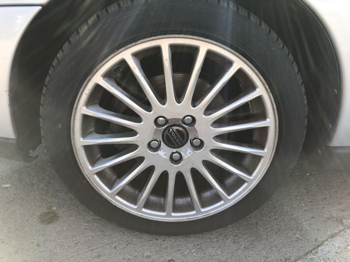 Volvo S60 Typ P24 Komplettradsatz Alufelgen 17 Zoll Allwetter Reifen 225/45R17