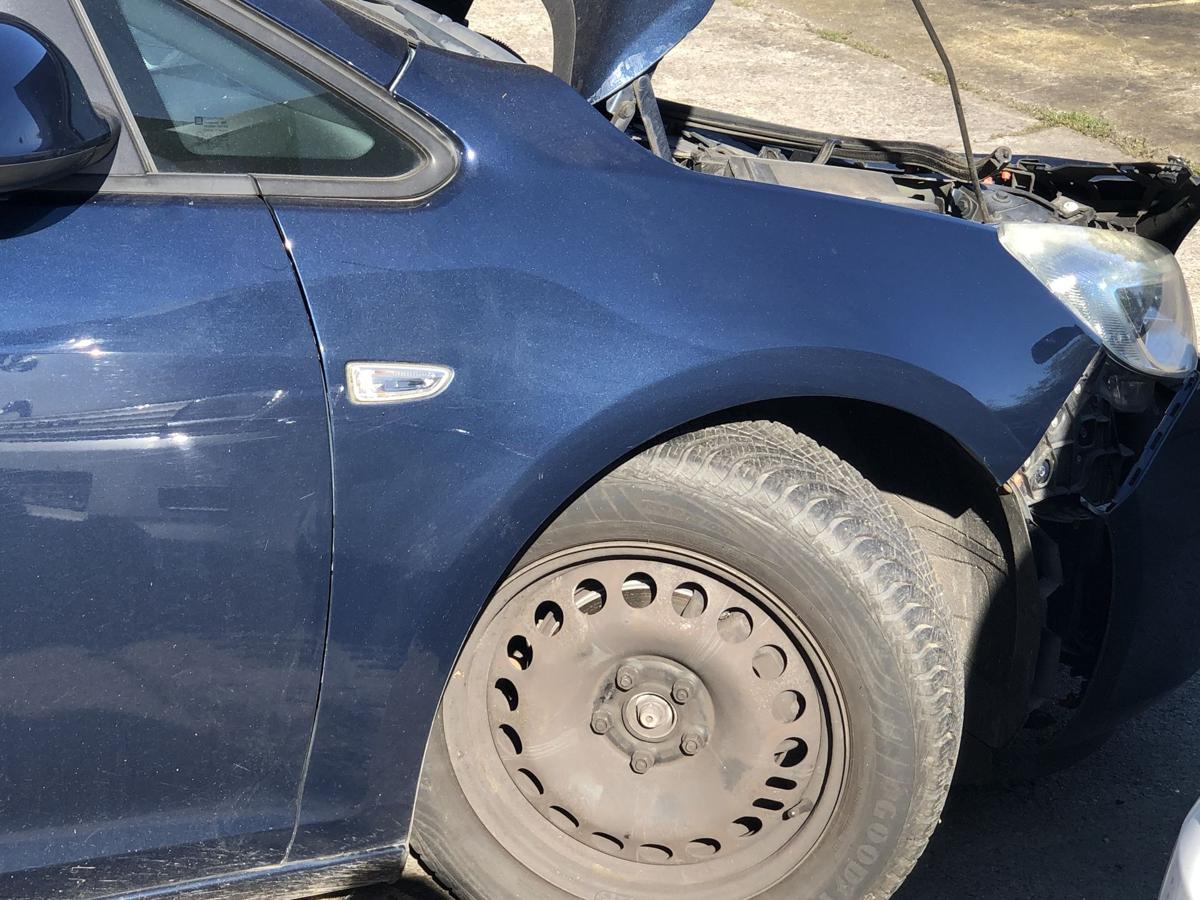 Opel Astra J Kotflügel vorn rechts Beifahrerseite Z22A Waterworld Met
