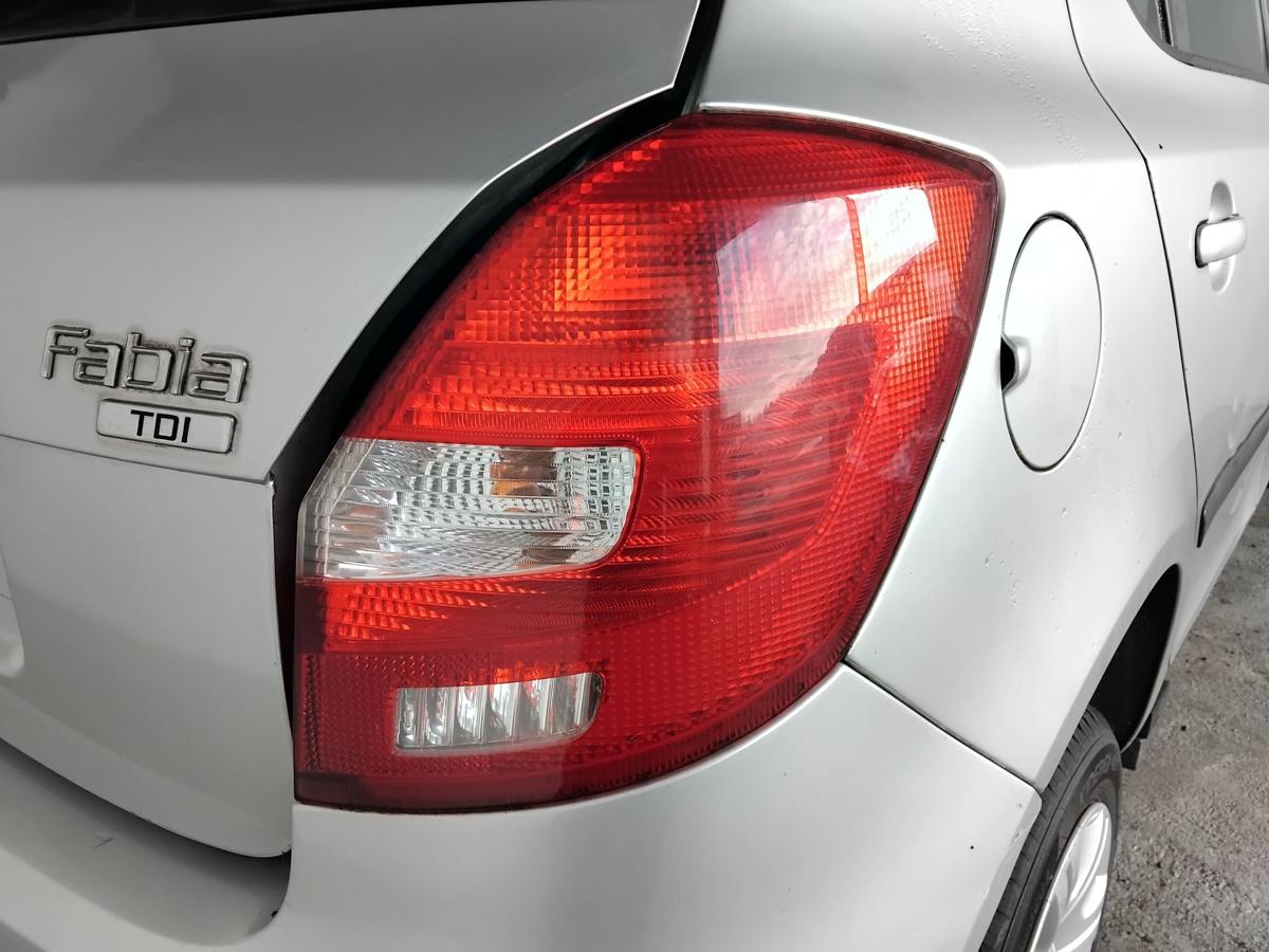 Skoda Fabia 2 5J original R&uuml;ckleuchte Heckleuchte rechts Kombi Flie&szlig;heck BJ2008