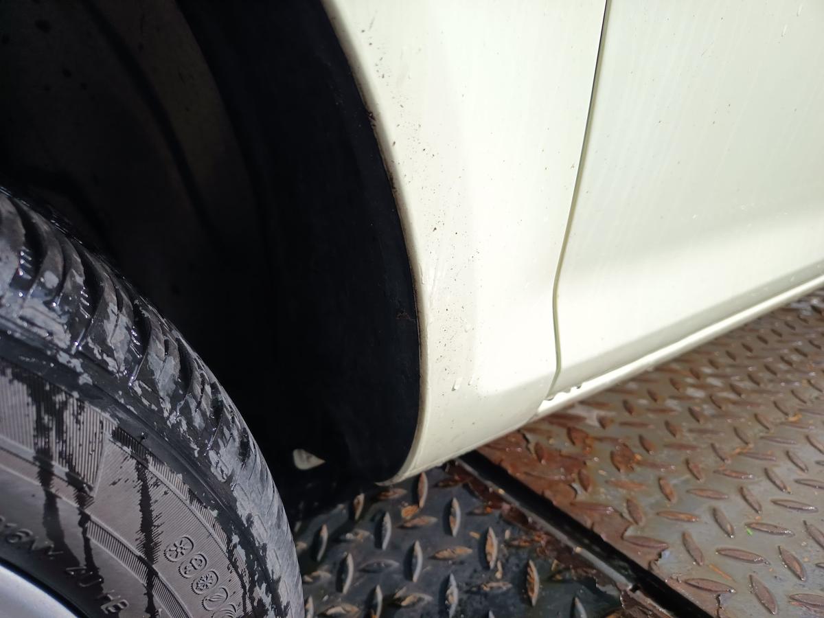 Opel Corsa D original Kotfl&uuml;gel links Seitenteil Z30R Guacamolewei&szlig; Bj 2012