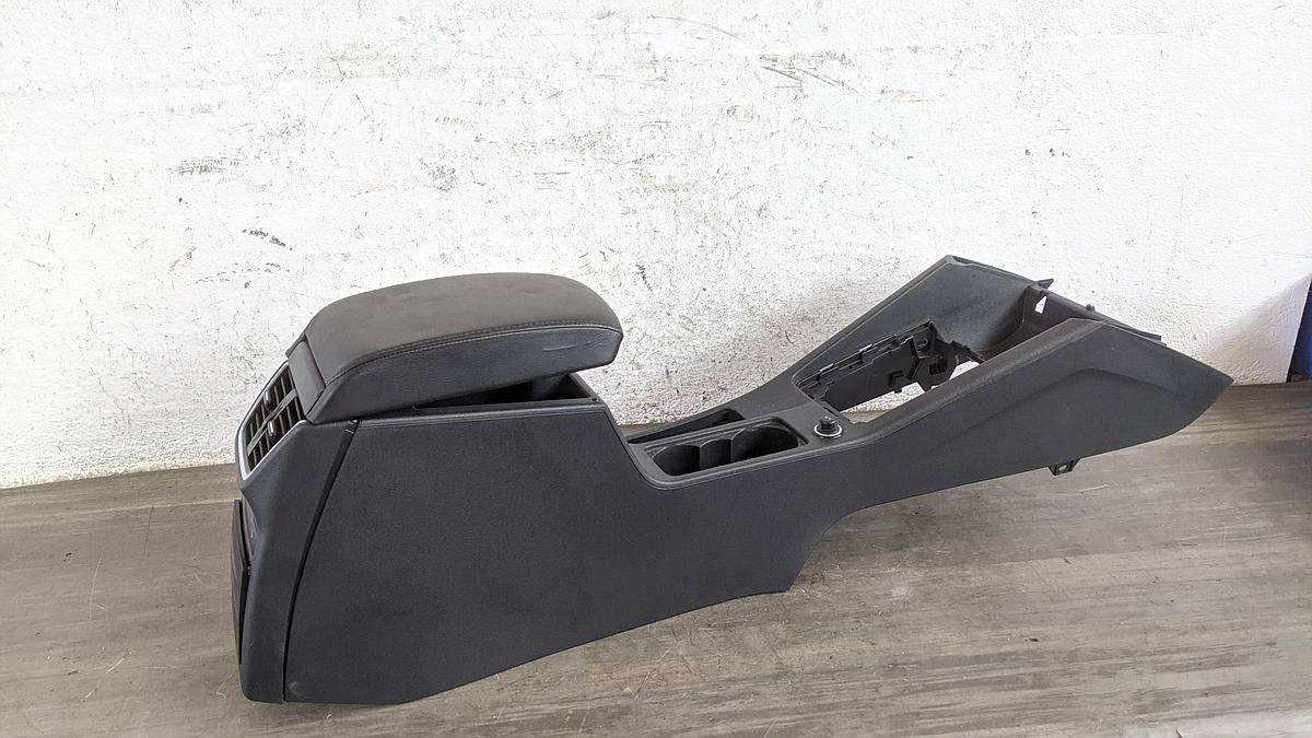 Skoda Octavia 5E Scout Armlehne vorn Tunnelverkleidung Mittelarmlehne