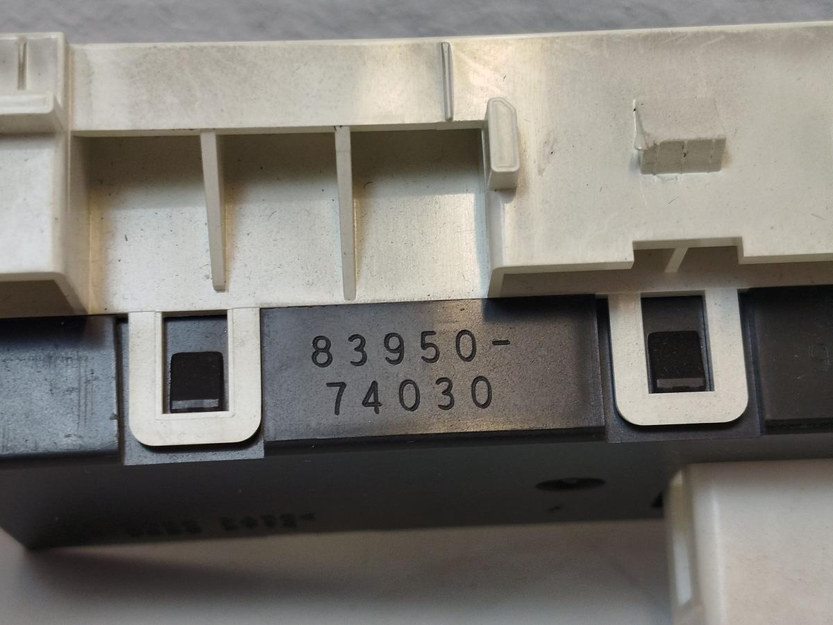 Toyota IQ Typ AJ Anzeige Display Kontrollleuchten Sicherheitsgurt und Airbag