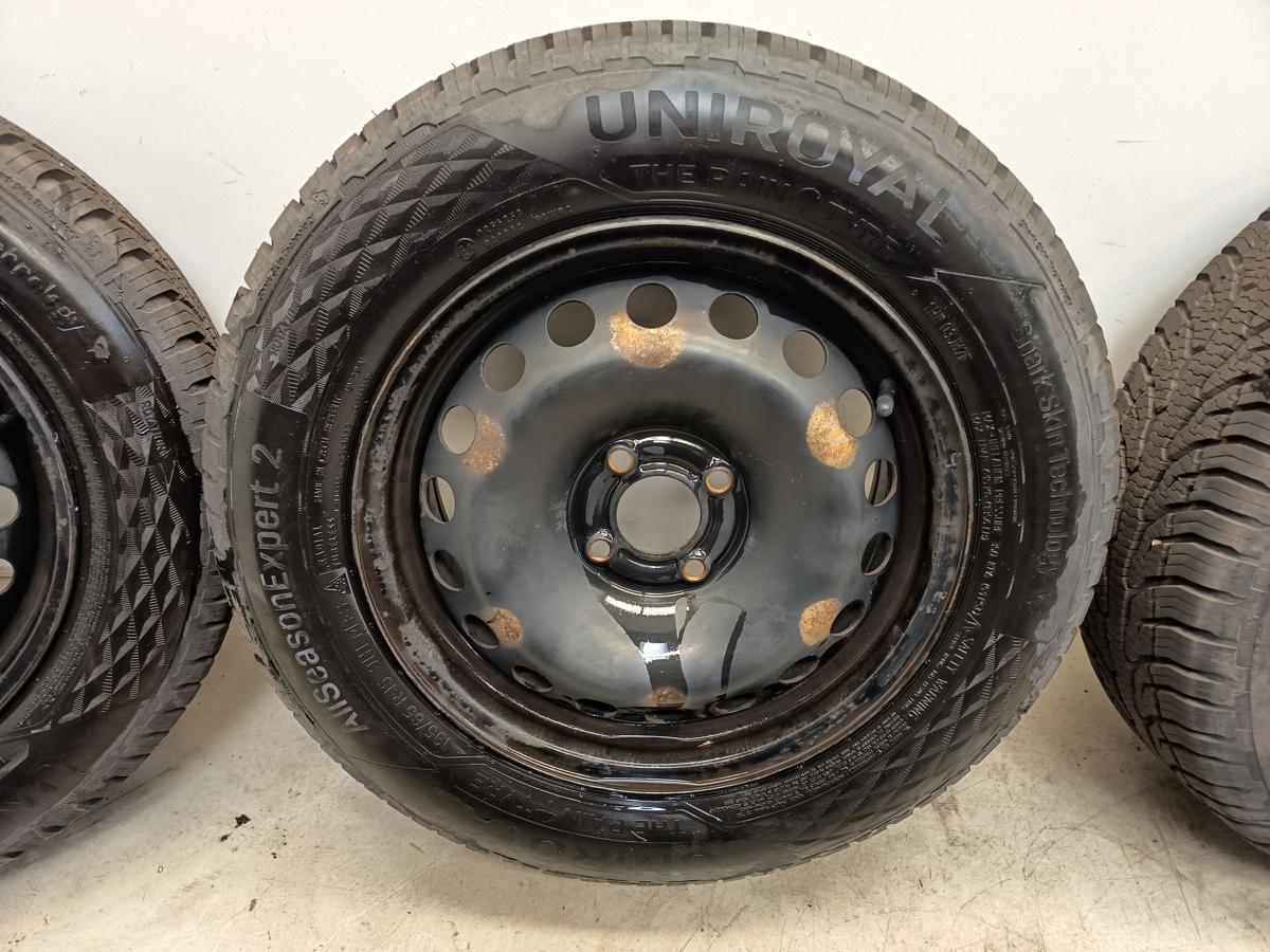 Renault Megane II Satz Stahlfelgen 6,5x15 ET45 mit Allwetterreifen UniRoyal Bj04