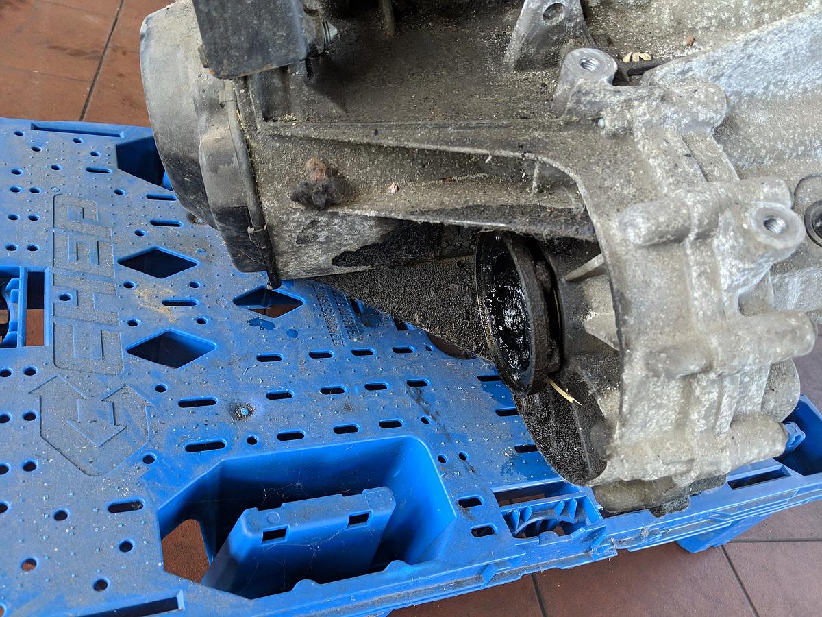 Getriebe GRZ Schaltgetriebe 5-Gang VW Polo 9N3 Bj.06