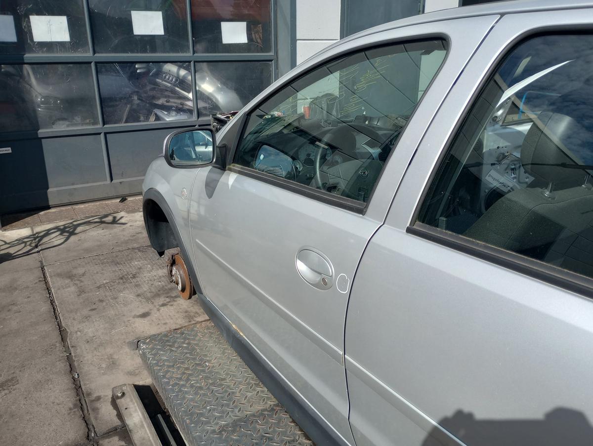 Opel Corsa C original Tür vorn links Fahrer (Roh) Z157 Starsilber Bj 2006