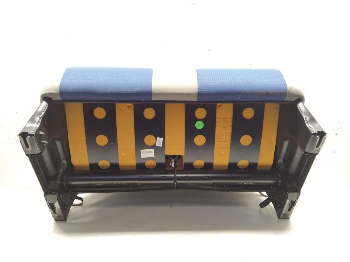 VW Caddy 2K R&uuml;cksitzbank 2er 2. R&uuml;cksitzreihe Kofferraum Bj.2008