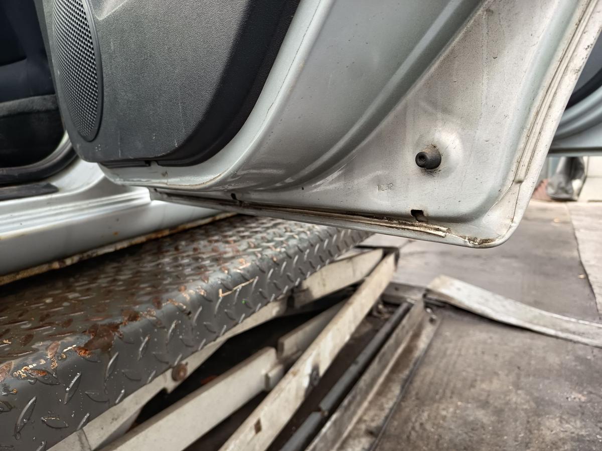 Hyundai Getz original Tür hinten rechts Fond 5S Space Silver Bj 2006