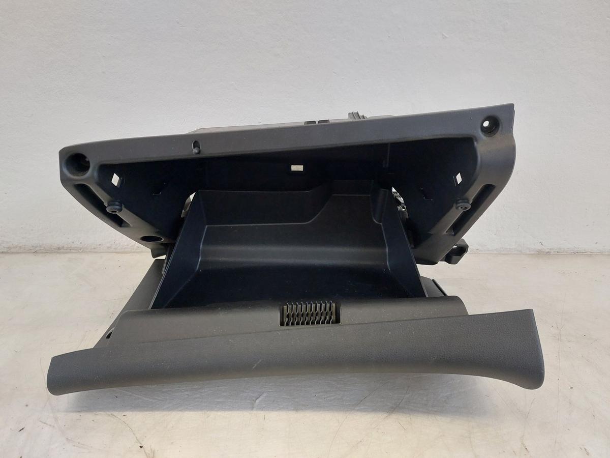 Opel Astra J Caravan Handschuhfach rechts Handschuhkasten Schalttafelkasten