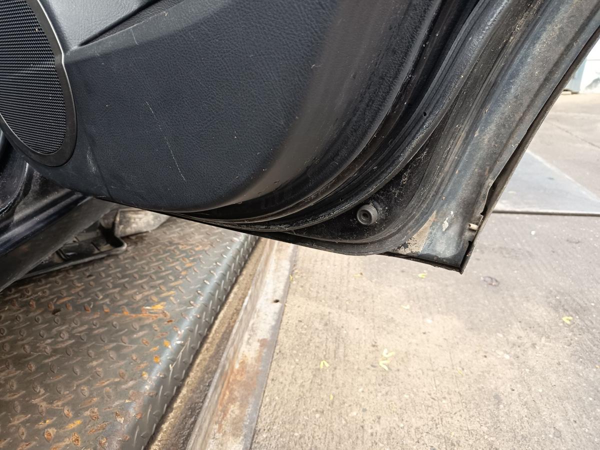 Toyota Rav4 original T&uuml;r hinten rechts 202 Black Uni Baujahr 2009