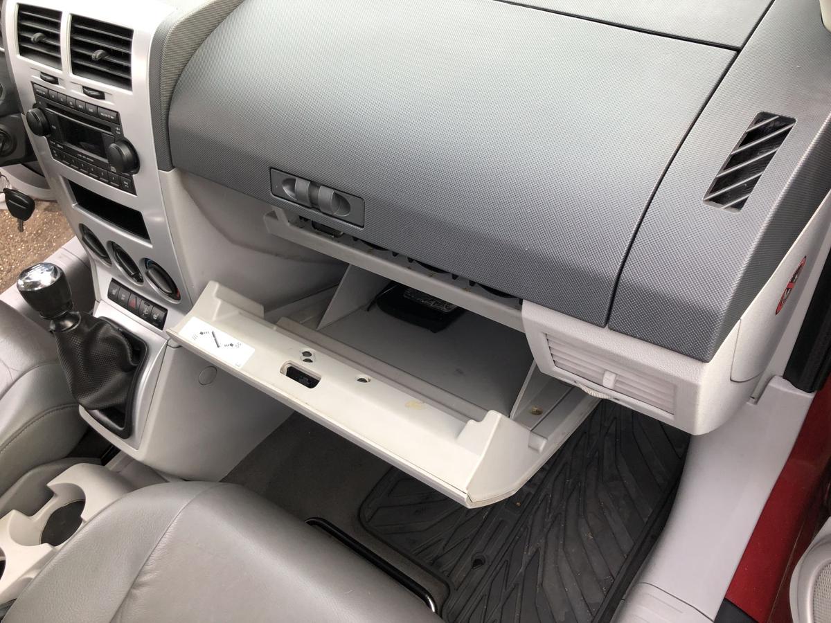 Handschuhfach hellgrau Schalttafelkasten Dodge Caliber