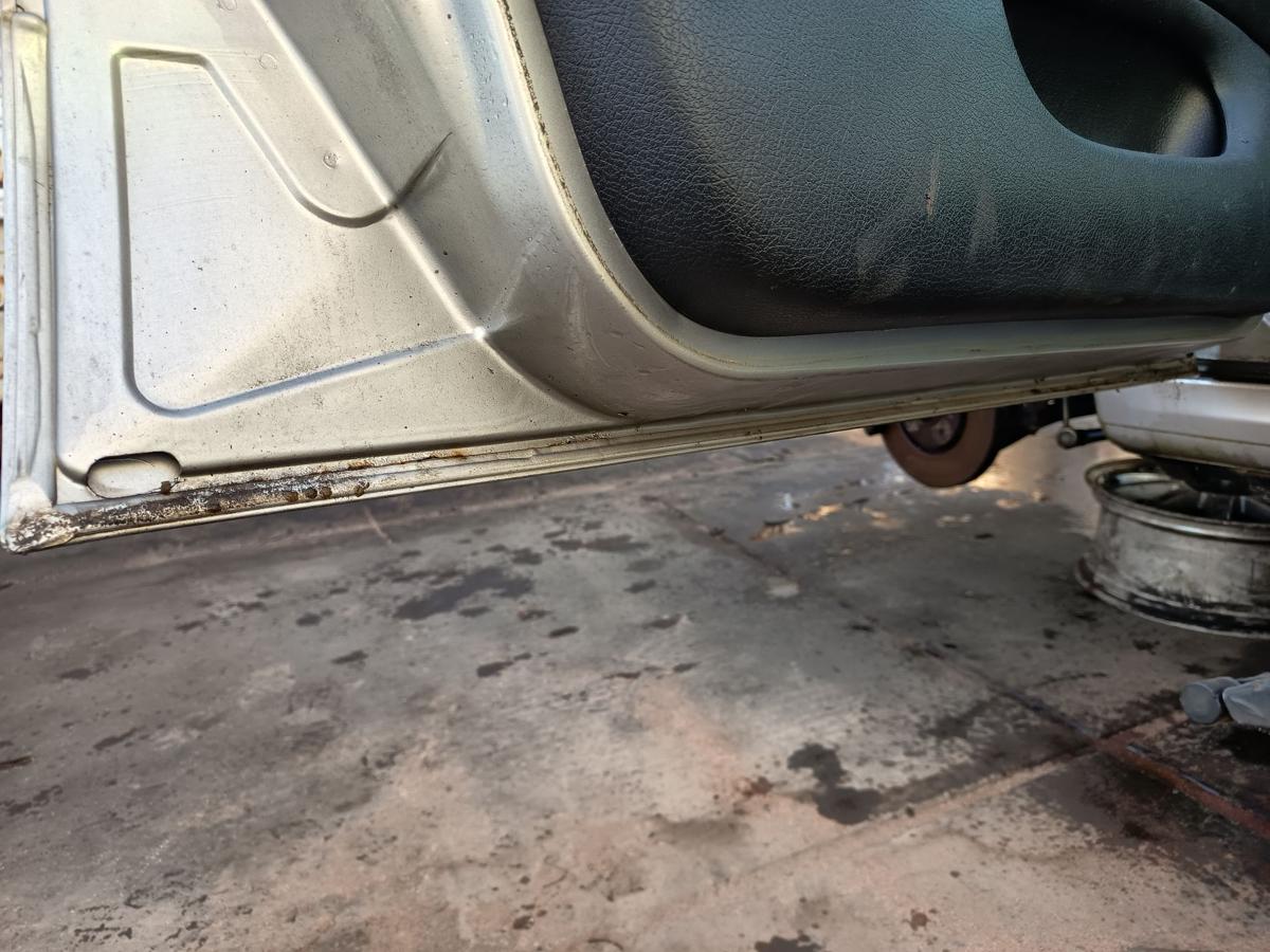 Peugeot 406 original T&uuml;r vorn links Fahrer EYC Quartzgrau Bj 2003