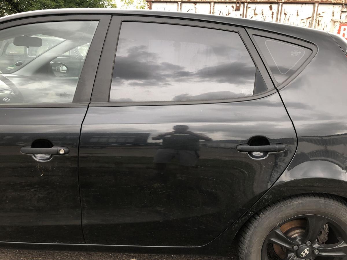 Hyundai i30 FD Tür hinten links Fondtür im Rohbau vom 5trg 9F Stone Black Perl