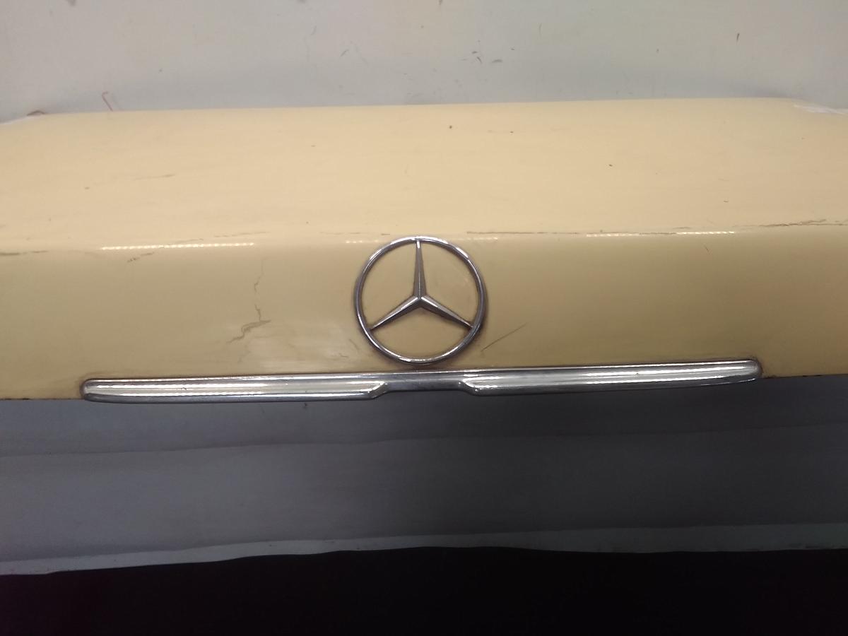 Mercedes-Benz S-Klasse W116 280SE Heckklappe gelb BJ1975