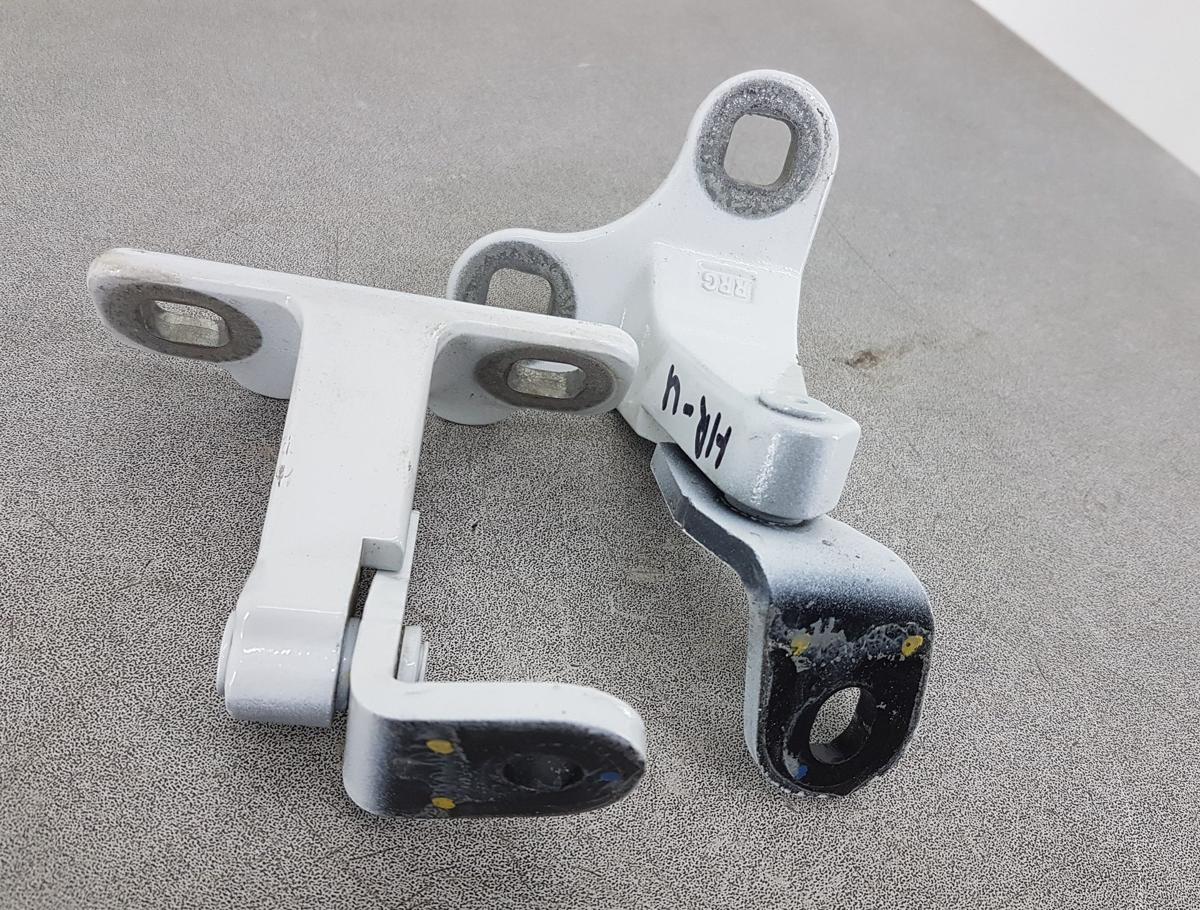 Tesla Model Y Satz T&uuml;rscharniere hinten rechts Bj2022 1626080-00-B in PPSW White