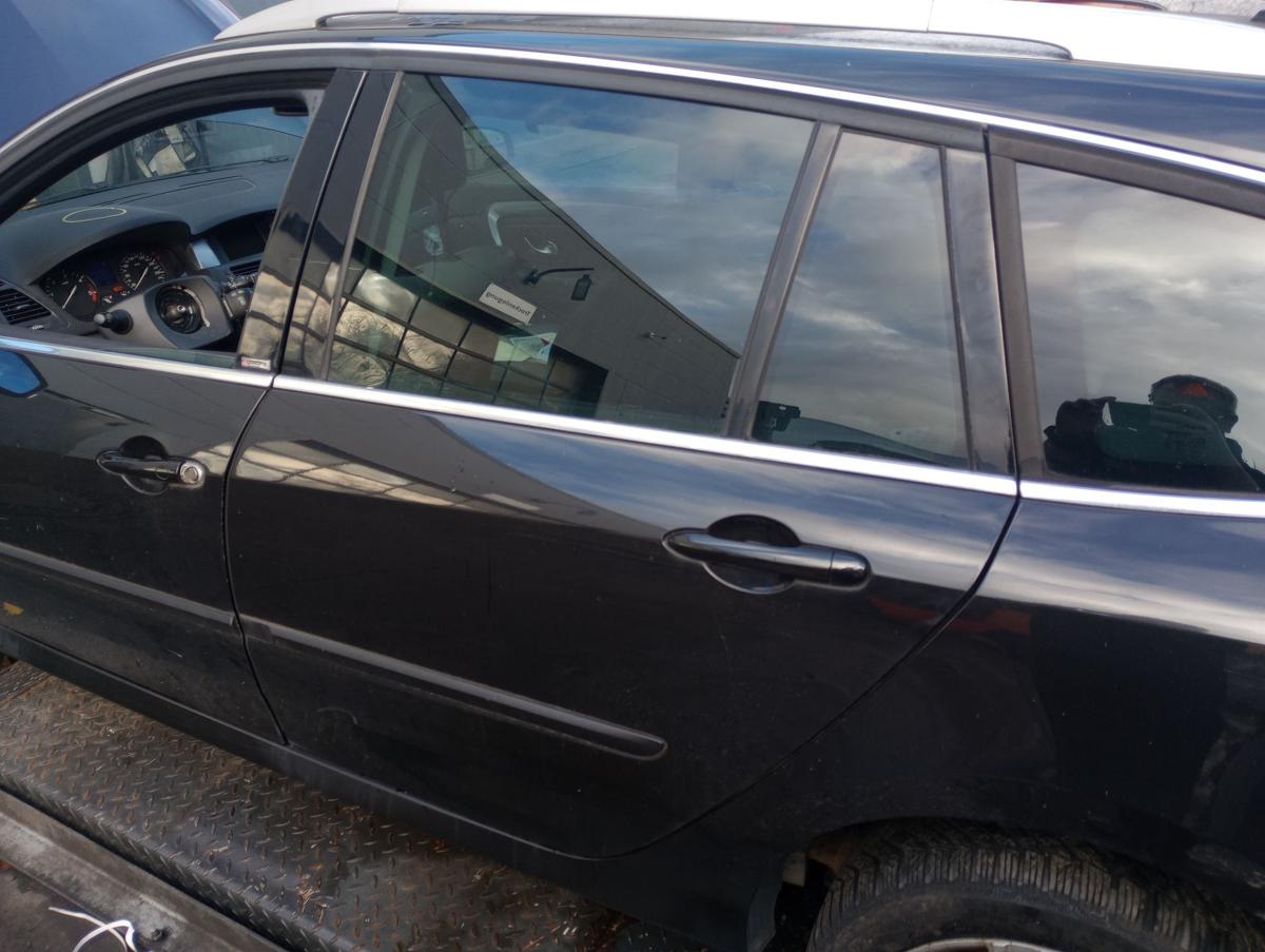 Renault Laguna 3 Grandtour orig Tür hinten links 676 Perlmuttschwarz met Bj 2010