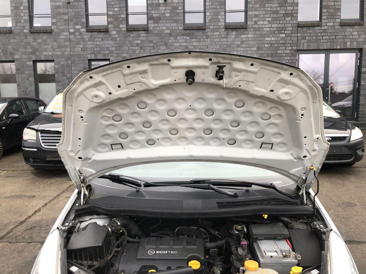 Opel Corsa D 06-14 Motorhaube Bonnet Deckel vorn Haube Casablancaweiss beklebt