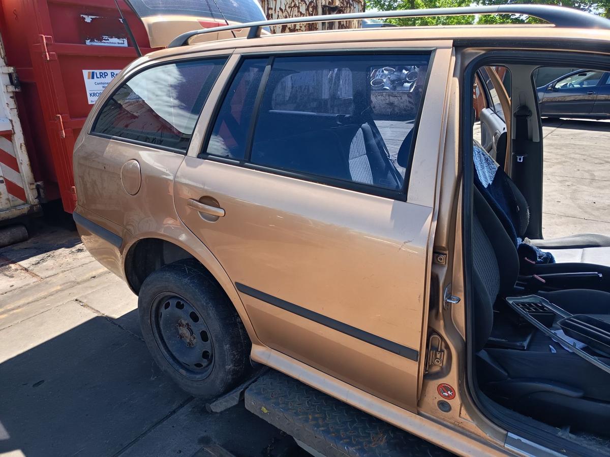 Skoda Octavia Combi 1U original T&uuml;r hinten rechts Fond Roh F8G Atamacabeige Bj 01
