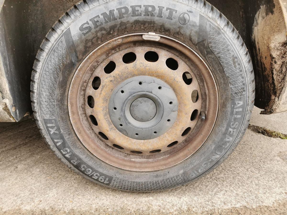 VW Caddy 2K Radsatz Komplettradsatz Stahlfelge 195 65R15 95V Semperit Allwetter