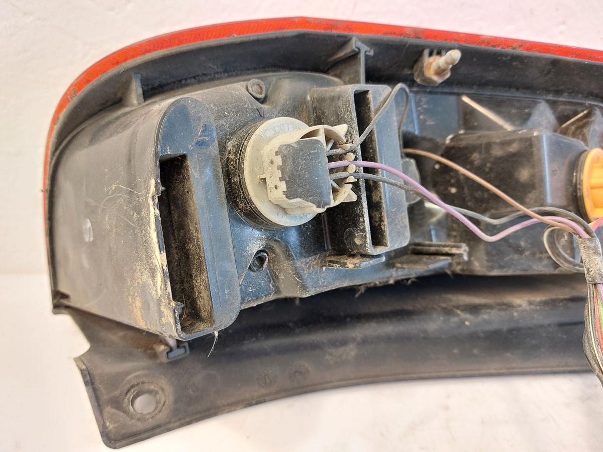 Ford Fiesta JH1 Rückleuchte Schlussleuchte Rücklicht hinten rechts 5 Türer ab 05