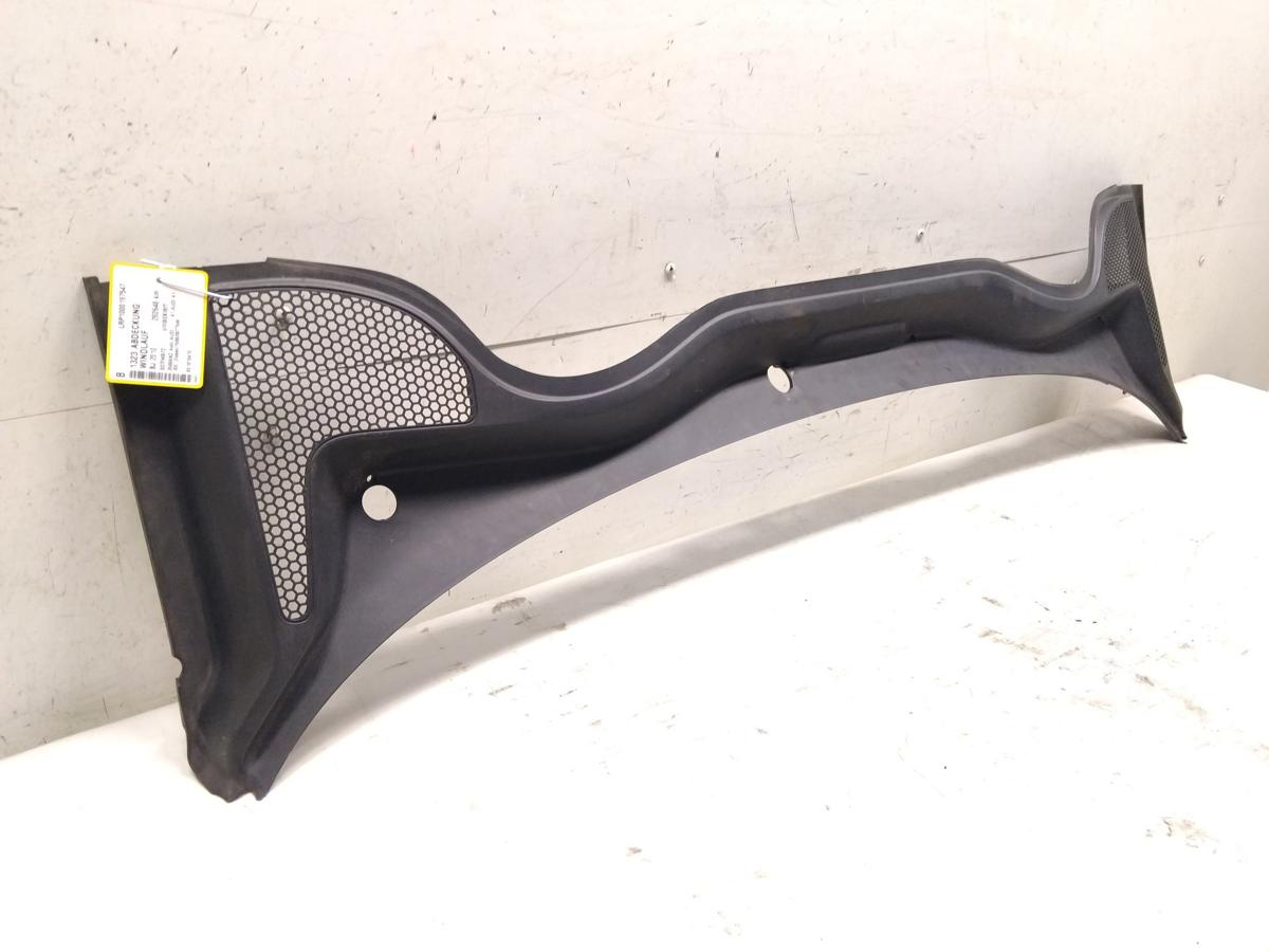 Audi A1 8X original Plastikabdeckung Windlauf 8X1819415 BJ2010