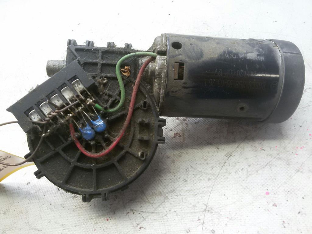 Mercedes Benz CLK C208 Wischermotor vorn 0390241420 BOSCH BJ1999