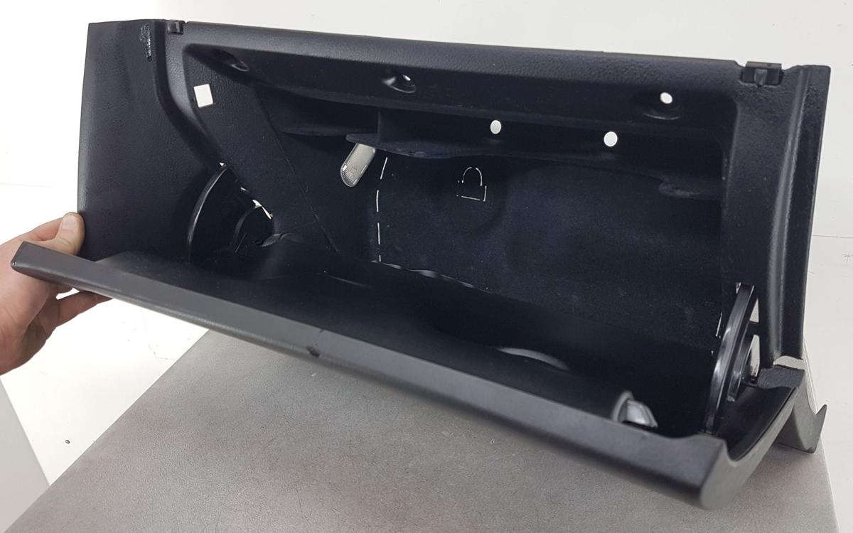 VW Golf IV Handschuhfach 1J1857101A in schwarz Bj2001
