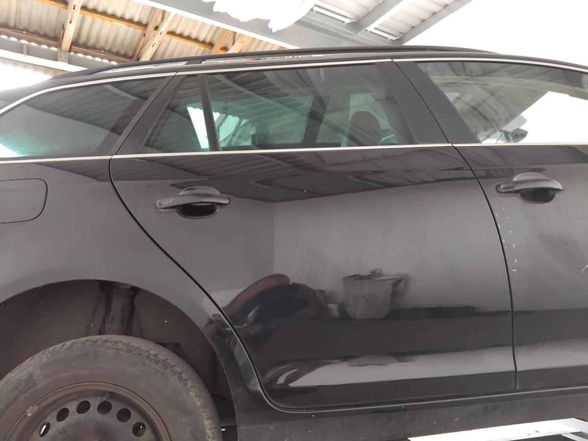 VW Golf 5 Variant und Golf 6 Variant T&uuml;r hinten rechts LC9X Deep Black
