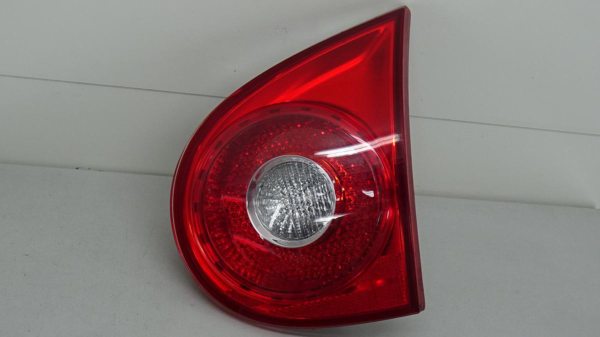 VW Golf V 1K BJ2004 Rücklicht Rückleuchte innen rechts rot weiß 1K6945094J Limo