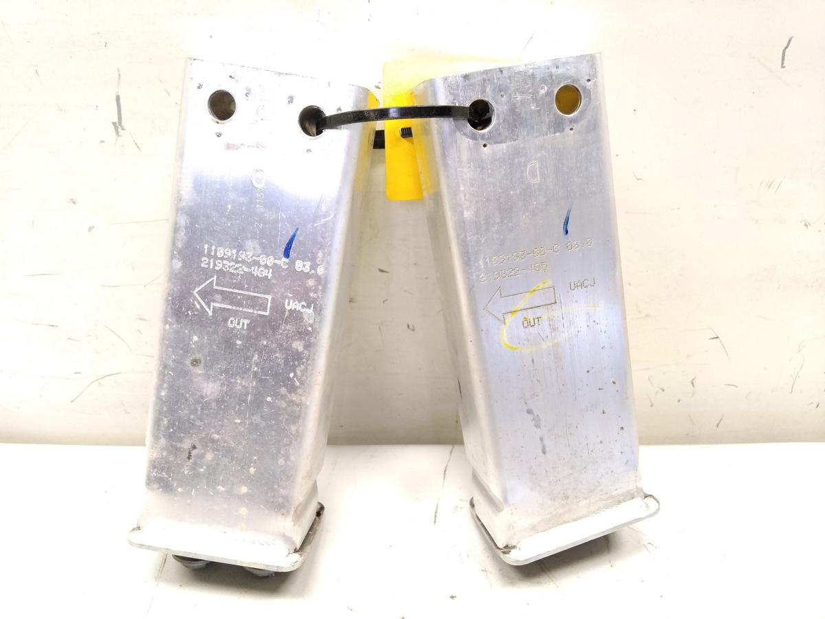 Tesla Model Y original Satz Pralld&auml;mpfer L&auml;ngstr&auml;gerenden links und rechts