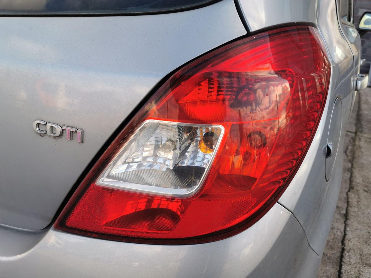 Opel Corsa D Rückleuchte Schlussleuchte Rücklicht Lampe hinten rechts 5 Türer