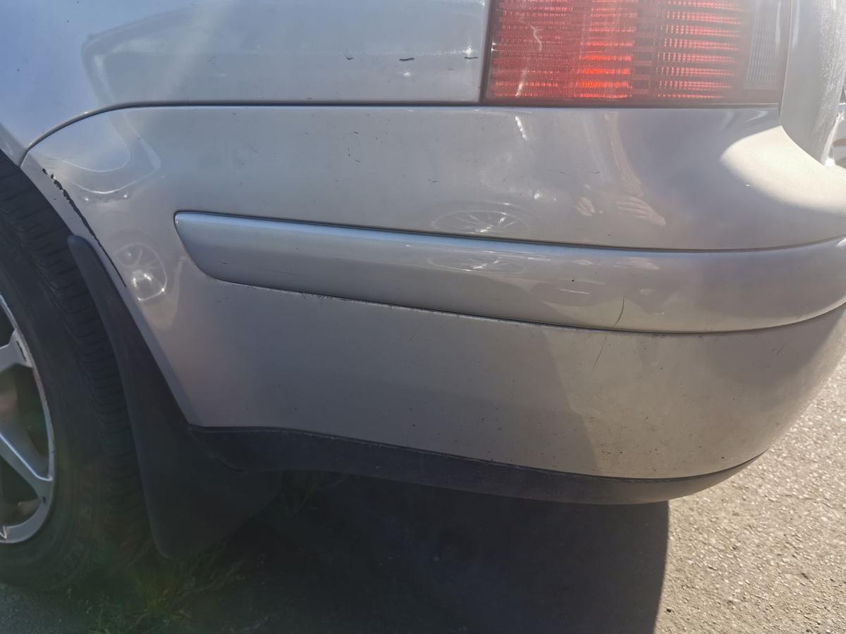 VW Bora 1J Variant Stossfänger Stossstange Bumper hinten LB7Z Satinsilber met