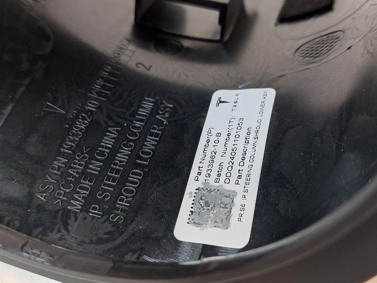 Tesla Model Y Juniper Verkleidung Lenks&auml;ule Abdeckung Lenks&auml;uelnverkleidung OEM