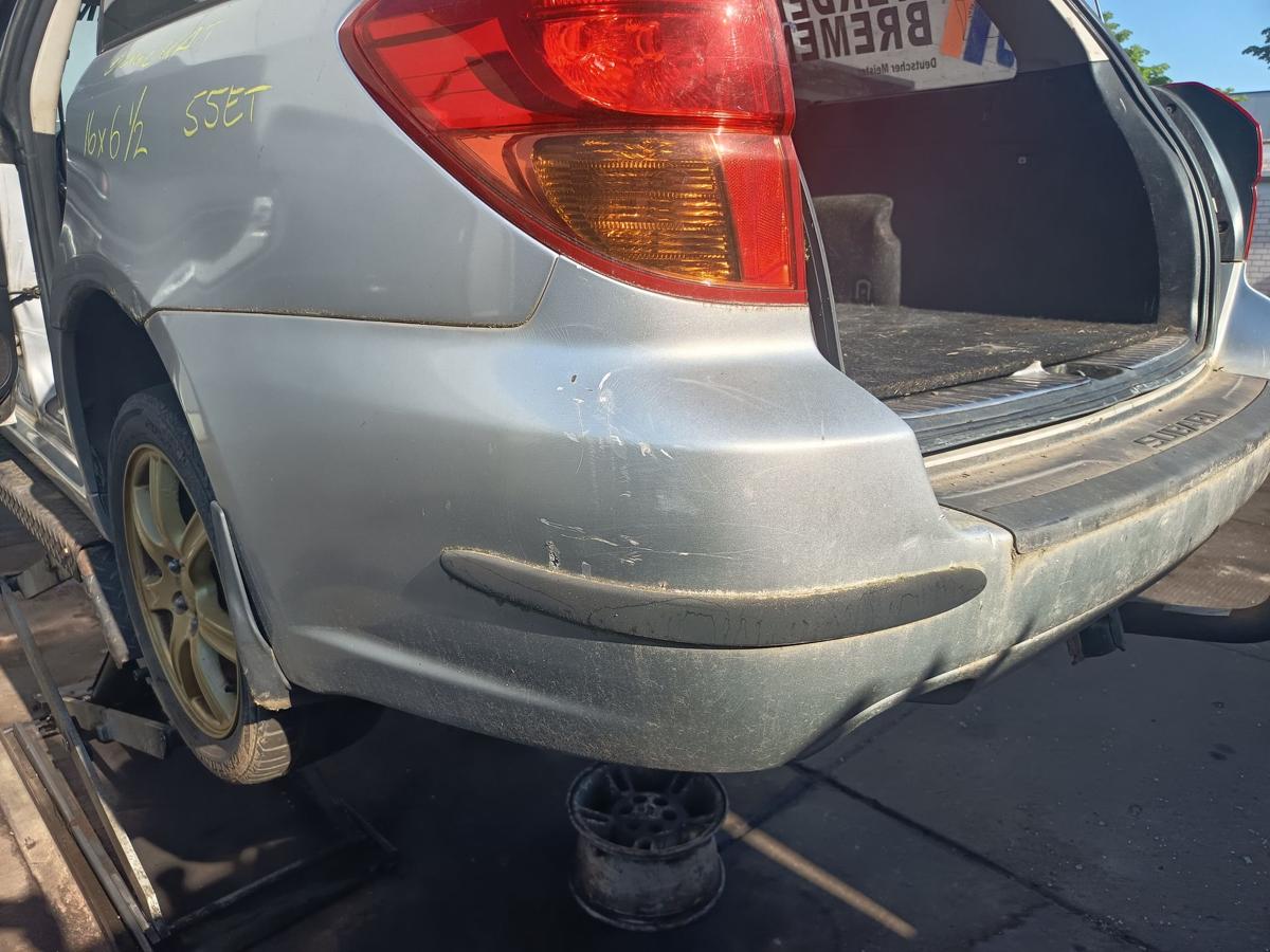 Subaru Legacy original Sto&szlig;stange F&auml;nger hinten Heck 39D Brillantsilber Bj 2005