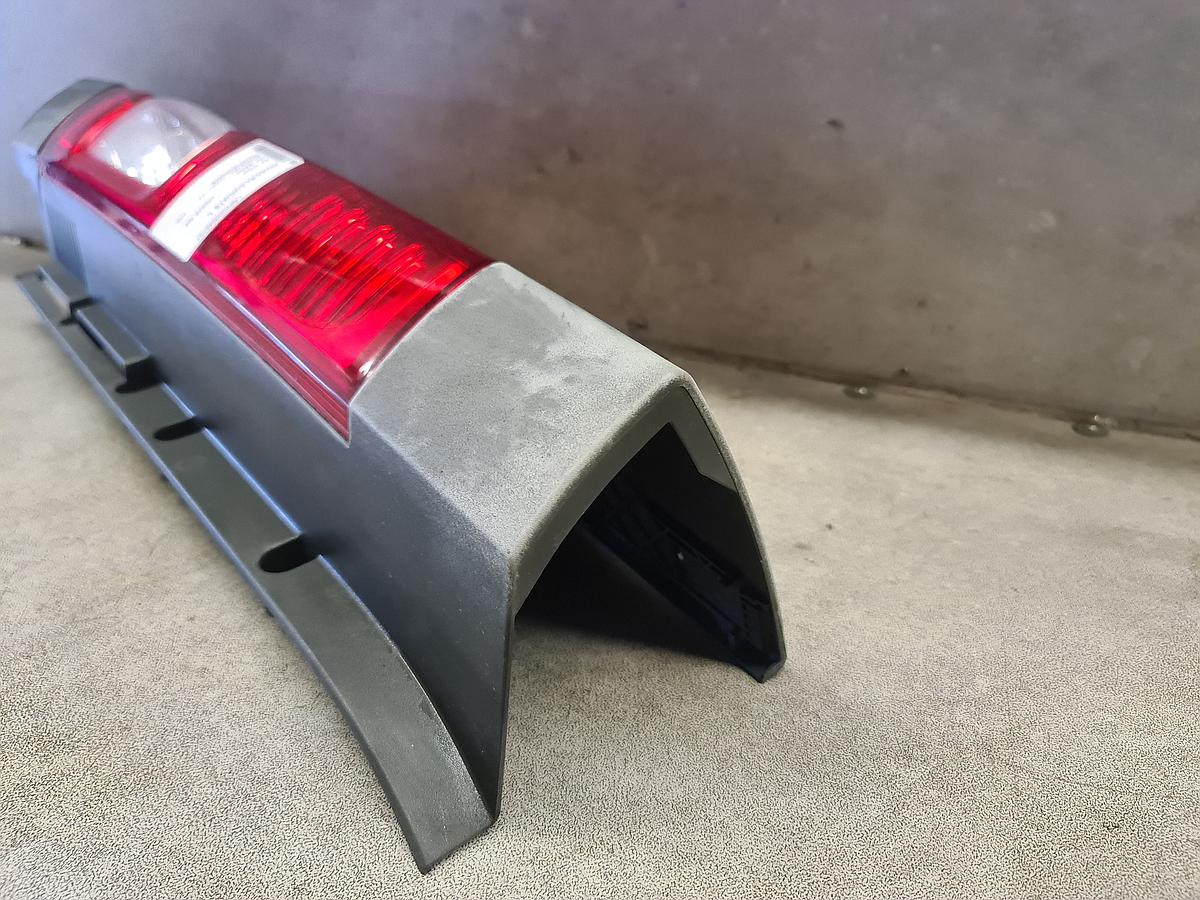 Opel Vivaro original Rücklicht Rückleuchte Schlussleuchte links Bj.2003