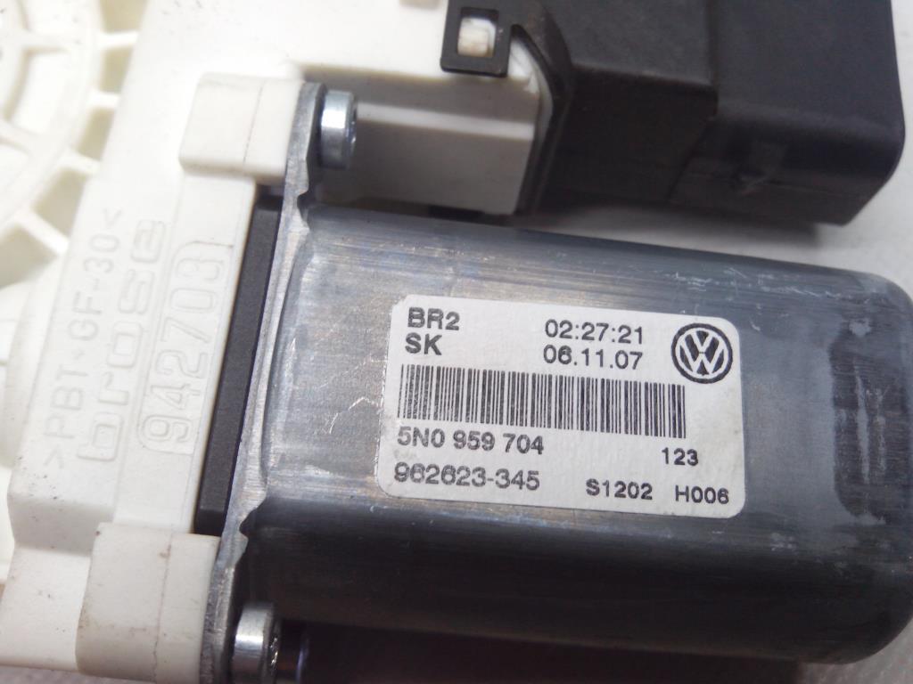 VW Tiguan 5N BJ2007 Fensterhebermotor Tür hinten rechts 5N0959704