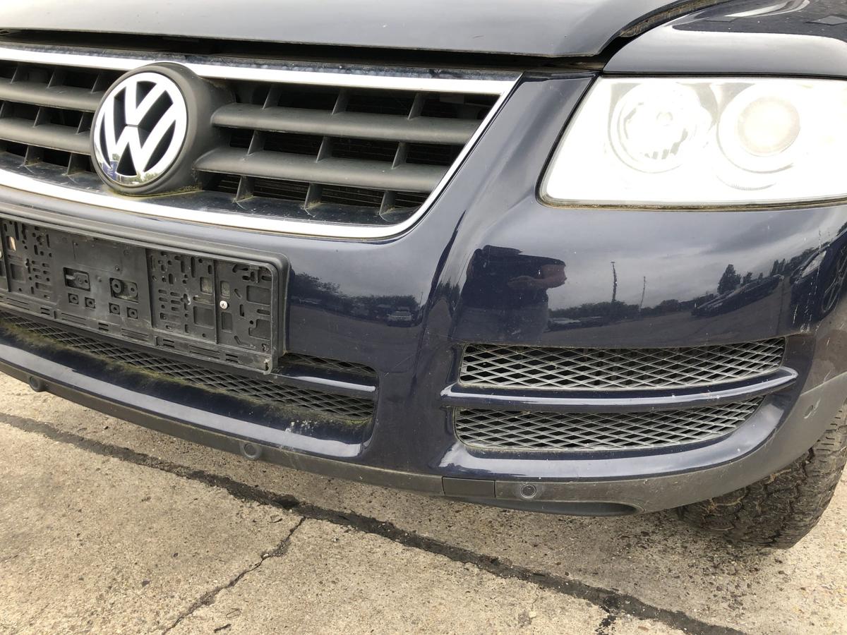 VW Touareg 7L Sto&szlig;f&auml;nger vorn Frontsch&uuml;rze mit PDC K&uuml;hlergrill LA5G Perlblau