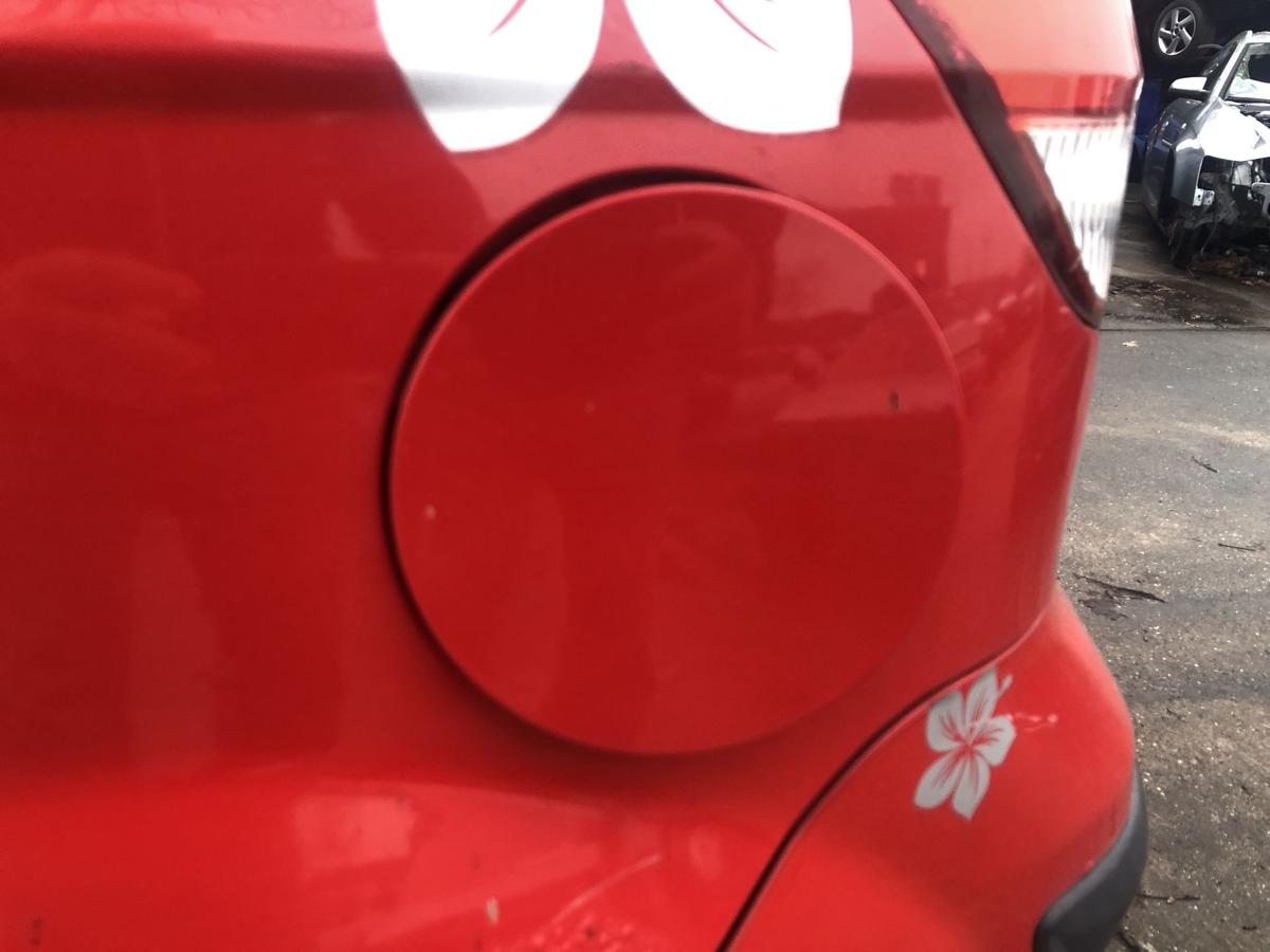 Hyundai Getz TB Tankklappe Tankdeckel Tankverschluss HL Hip Hop Red