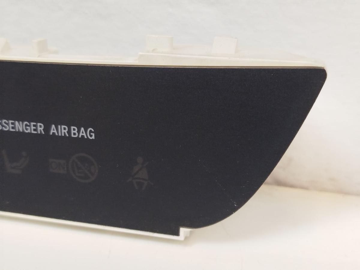 Toyota IQ Typ AJ Anzeige Display Kontrollleuchten Sicherheitsgurt und Airbag